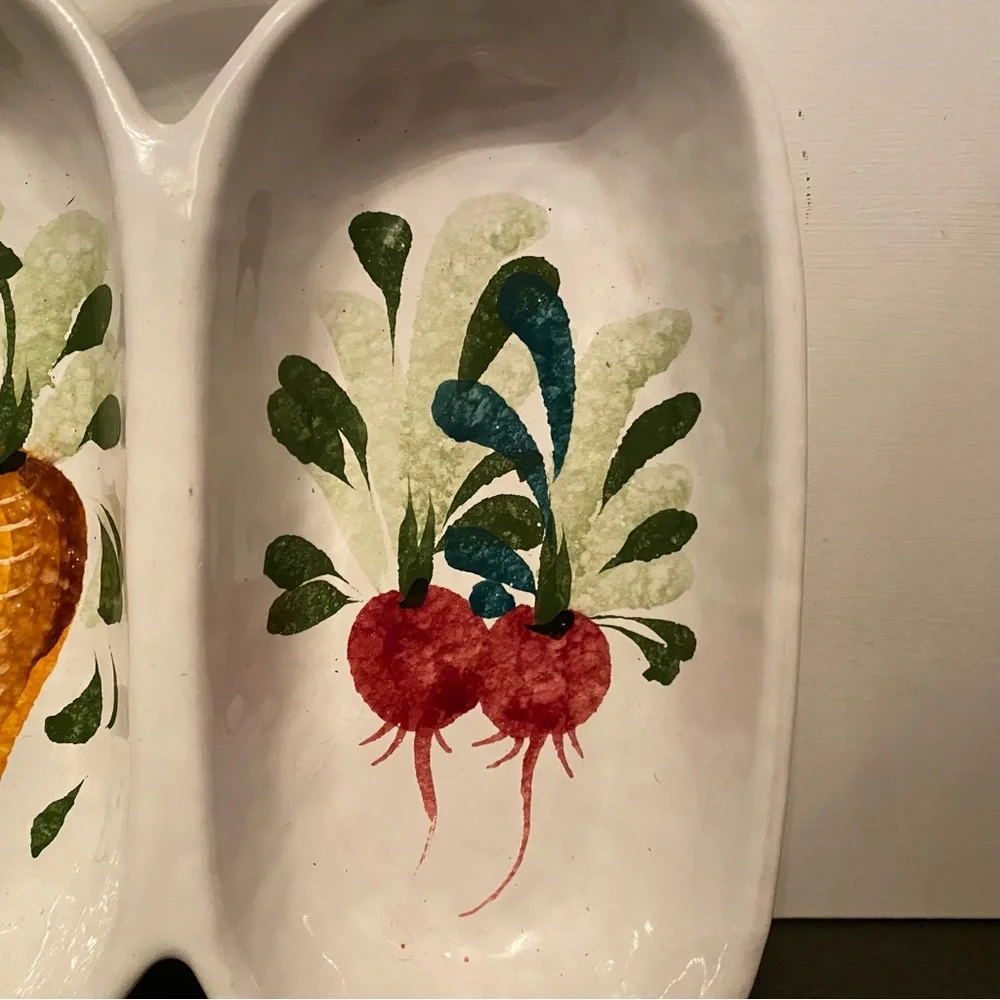 ITALY SERVE WARE DIVIDED DISH WHITE GREEN HAND PAINTED POTTERY CARROT RADISH